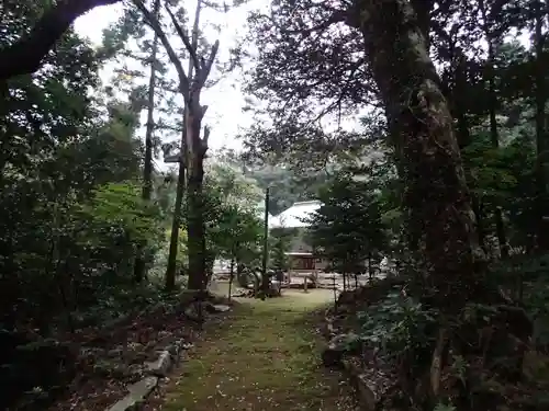 銀山上神社の庭園