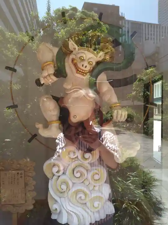 成子天神社の像