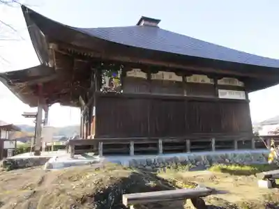 龍石寺の本殿・本堂