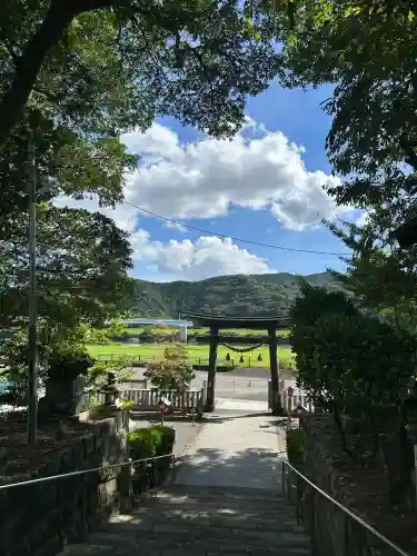 不破八幡宮の{uncategorized: "未分類", other: "その他", undefined: "問題あり", building: "その他建物", grave: "お墓", sacred_gate: "鳥居", guardian: "狛犬", statue: "像", buddha: "仏像", history: "歴史", nature: "自然", garden: "庭園", animal: "動物", pagoda: "塔", temizu: "手水舎", mountain_gate: "山門・神門", sanctuary: "本殿・本堂", subordinate: "末社・摂社", art: "芸術", scenery: "景色", jizo: "地蔵", ema: "絵馬", goshuin: "御朱印", omikuji: "おみくじ", items: "授与品その他", amulet: "お守り", goshuincho: "御朱印帳", eats: "食事", festival: "お祭り", votive_dance: "神楽", shichigosan: "七五三参", wedding: "結婚式", experience: "体験その他", initially: "初詣", around: "周辺", anti_infection: "感染症対策"}