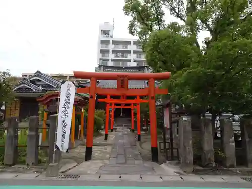 鳩森神社の鳥居