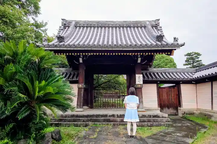 上宮寺の山門・神門