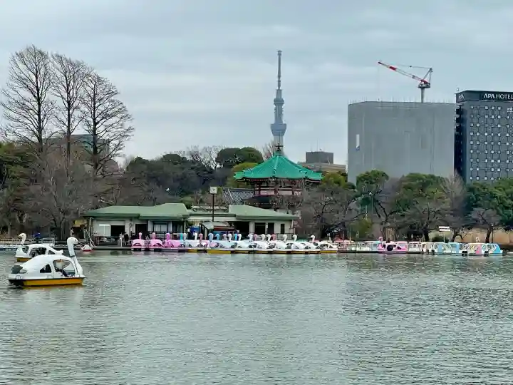 寛永寺不忍池弁天堂の{uncategorized: "未分類", other: "その他", undefined: "問題あり", building: "その他建物", grave: "お墓", sacred_gate: "鳥居", guardian: "狛犬", statue: "像", buddha: "仏像", history: "歴史", nature: "自然", garden: "庭園", animal: "動物", pagoda: "塔", temizu: "手水舎", mountain_gate: "山門・神門", sanctuary: "本殿・本堂", subordinate: "末社・摂社", art: "芸術", scenery: "景色", jizo: "地蔵", ema: "絵馬", goshuin: "御朱印", omikuji: "おみくじ", items: "授与品その他", amulet: "お守り", goshuincho: "御朱印帳", eats: "食事", festival: "お祭り", votive_dance: "神楽", shichigosan: "七五三参", wedding: "結婚式", experience: "体験その他", initially: "初詣", around: "周辺", anti_infection: "感染症対策"}