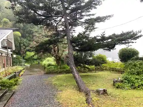 白山神社の庭園