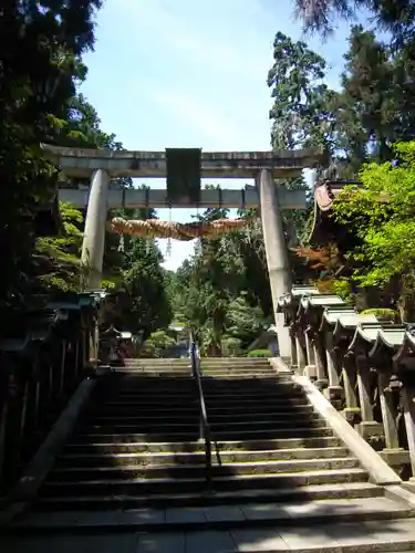 宝山寺の鳥居