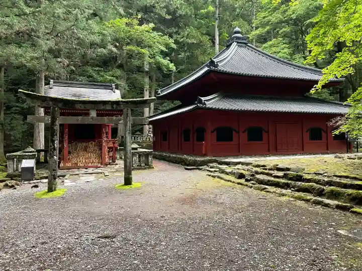 四本龍寺の{uncategorized: "未分類", other: "その他", undefined: "問題あり", building: "その他建物", grave: "お墓", sacred_gate: "鳥居", guardian: "狛犬", statue: "像", buddha: "仏像", history: "歴史", nature: "自然", garden: "庭園", animal: "動物", pagoda: "塔", temizu: "手水舎", mountain_gate: "山門・神門", sanctuary: "本殿・本堂", subordinate: "末社・摂社", art: "芸術", scenery: "景色", jizo: "地蔵", ema: "絵馬", goshuin: "御朱印", omikuji: "おみくじ", items: "授与品その他", amulet: "お守り", goshuincho: "御朱印帳", eats: "食事", festival: "お祭り", votive_dance: "神楽", shichigosan: "七五三参", wedding: "結婚式", experience: "体験その他", initially: "初詣", around: "周辺", anti_infection: "感染症対策"}