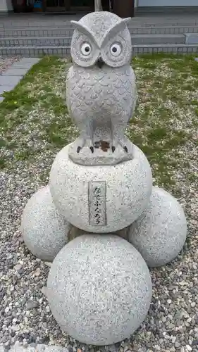 函館護國神社の像