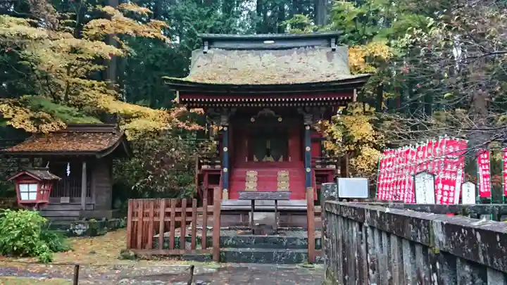 北口本宮冨士浅間神社の末社・摂社