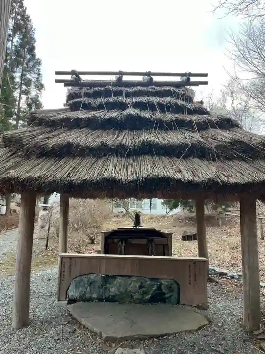 義經神社の手水舎