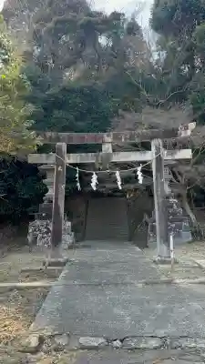 御嶽神社の{uncategorized: "未分類", other: "その他", undefined: "問題あり", building: "その他建物", grave: "お墓", sacred_gate: "鳥居", guardian: "狛犬", statue: "像", buddha: "仏像", history: "歴史", nature: "自然", garden: "庭園", animal: "動物", pagoda: "塔", temizu: "手水舎", mountain_gate: "山門・神門", sanctuary: "本殿・本堂", subordinate: "末社・摂社", art: "芸術", scenery: "景色", jizo: "地蔵", ema: "絵馬", goshuin: "御朱印", omikuji: "おみくじ", items: "授与品その他", amulet: "お守り", goshuincho: "御朱印帳", eats: "食事", festival: "お祭り", votive_dance: "神楽", shichigosan: "七五三参", wedding: "結婚式", experience: "体験その他", initially: "初詣", around: "周辺", anti_infection: "感染症対策"}