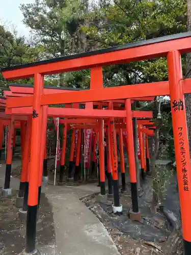 東伏見稲荷神社の{uncategorized: "未分類", other: "その他", undefined: "問題あり", building: "その他建物", grave: "お墓", sacred_gate: "鳥居", guardian: "狛犬", statue: "像", buddha: "仏像", history: "歴史", nature: "自然", garden: "庭園", animal: "動物", pagoda: "塔", temizu: "手水舎", mountain_gate: "山門・神門", sanctuary: "本殿・本堂", subordinate: "末社・摂社", art: "芸術", scenery: "景色", jizo: "地蔵", ema: "絵馬", goshuin: "御朱印", omikuji: "おみくじ", items: "授与品その他", amulet: "お守り", goshuincho: "御朱印帳", eats: "食事", festival: "お祭り", votive_dance: "神楽", shichigosan: "七五三参", wedding: "結婚式", experience: "体験その他", initially: "初詣", around: "周辺", anti_infection: "感染症対策"}