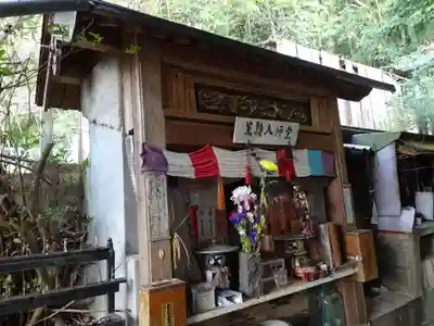 玉泉寺の末社・摂社