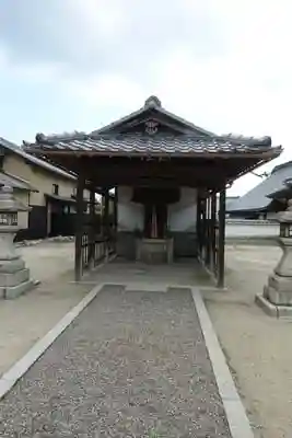 市殿神社の本殿