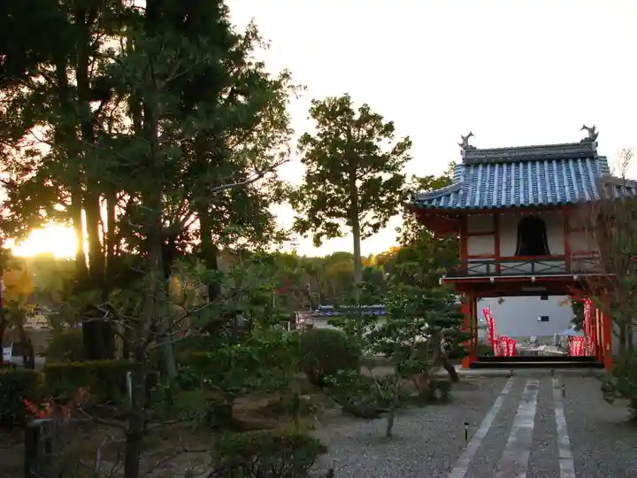 萬年寺の山門・神門