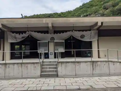 迫間不動尊の本殿・本堂