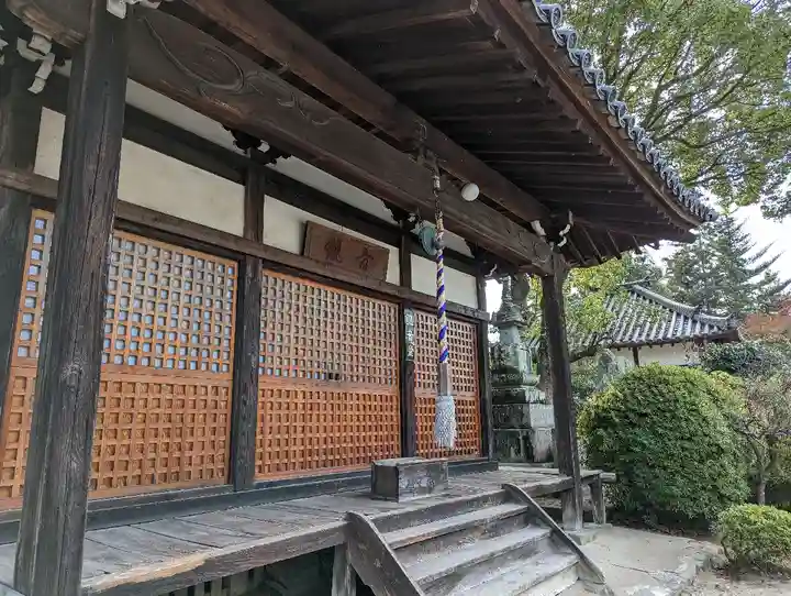 久米寺の本殿・本堂