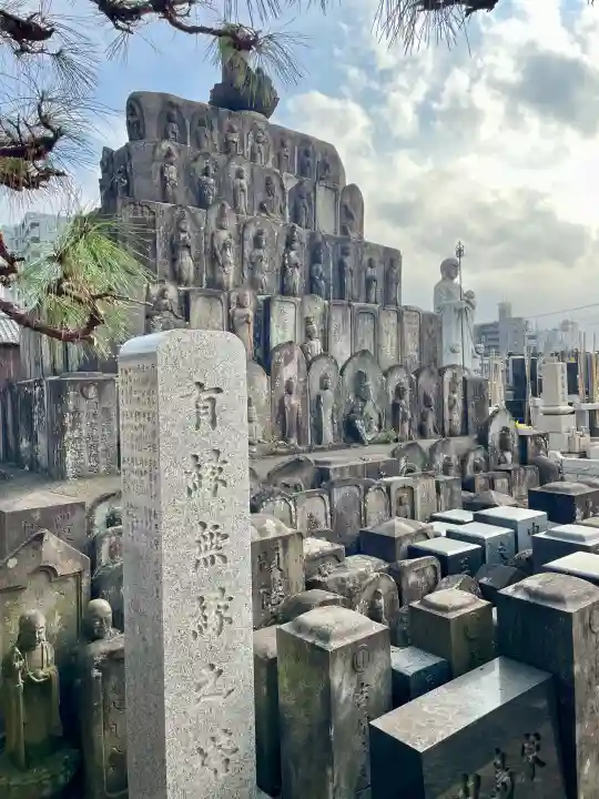 浄念寺の{uncategorized: "未分類", other: "その他", undefined: "問題あり", building: "その他建物", grave: "お墓", sacred_gate: "鳥居", guardian: "狛犬", statue: "像", buddha: "仏像", history: "歴史", nature: "自然", garden: "庭園", animal: "動物", pagoda: "塔", temizu: "手水舎", mountain_gate: "山門・神門", sanctuary: "本殿・本堂", subordinate: "末社・摂社", art: "芸術", scenery: "景色", jizo: "地蔵", ema: "絵馬", goshuin: "御朱印", omikuji: "おみくじ", items: "授与品その他", amulet: "お守り", goshuincho: "御朱印帳", eats: "食事", festival: "お祭り", votive_dance: "神楽", shichigosan: "七五三参", wedding: "結婚式", experience: "体験その他", initially: "初詣", around: "周辺", anti_infection: "感染症対策"}