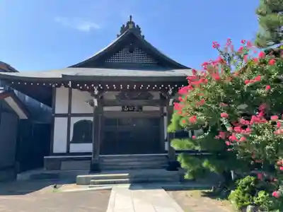 勧行寺の本殿・本堂