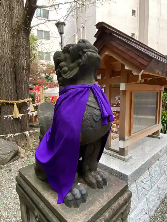 日本橋日枝神社の{uncategorized: "未分類", other: "その他", undefined: "問題あり", building: "その他建物", grave: "お墓", sacred_gate: "鳥居", guardian: "狛犬", statue: "像", buddha: "仏像", history: "歴史", nature: "自然", garden: "庭園", animal: "動物", pagoda: "塔", temizu: "手水舎", mountain_gate: "山門・神門", sanctuary: "本殿・本堂", subordinate: "末社・摂社", art: "芸術", scenery: "景色", jizo: "地蔵", ema: "絵馬", goshuin: "御朱印", omikuji: "おみくじ", items: "授与品その他", amulet: "お守り", goshuincho: "御朱印帳", eats: "食事", festival: "お祭り", votive_dance: "神楽", shichigosan: "七五三参", wedding: "結婚式", experience: "体験その他", initially: "初詣", around: "周辺", anti_infection: "感染症対策"}