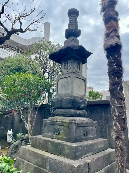 寿永寺の{uncategorized: "未分類", other: "その他", undefined: "問題あり", building: "その他建物", grave: "お墓", sacred_gate: "鳥居", guardian: "狛犬", statue: "像", buddha: "仏像", history: "歴史", nature: "自然", garden: "庭園", animal: "動物", pagoda: "塔", temizu: "手水舎", mountain_gate: "山門・神門", sanctuary: "本殿・本堂", subordinate: "末社・摂社", art: "芸術", scenery: "景色", jizo: "地蔵", ema: "絵馬", goshuin: "御朱印", omikuji: "おみくじ", items: "授与品その他", amulet: "お守り", goshuincho: "御朱印帳", eats: "食事", festival: "お祭り", votive_dance: "神楽", shichigosan: "七五三参", wedding: "結婚式", experience: "体験その他", initially: "初詣", around: "周辺", anti_infection: "感染症対策"}