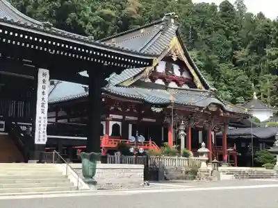 久遠寺の本殿・本堂