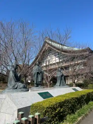 総持寺の{uncategorized: "未分類", other: "その他", undefined: "問題あり", building: "その他建物", grave: "お墓", sacred_gate: "鳥居", guardian: "狛犬", statue: "像", buddha: "仏像", history: "歴史", nature: "自然", garden: "庭園", animal: "動物", pagoda: "塔", temizu: "手水舎", mountain_gate: "山門・神門", sanctuary: "本殿・本堂", subordinate: "末社・摂社", art: "芸術", scenery: "景色", jizo: "地蔵", ema: "絵馬", goshuin: "御朱印", omikuji: "おみくじ", items: "授与品その他", amulet: "お守り", goshuincho: "御朱印帳", eats: "食事", festival: "お祭り", votive_dance: "神楽", shichigosan: "七五三参", wedding: "結婚式", experience: "体験その他", initially: "初詣", around: "周辺", anti_infection: "感染症対策"}