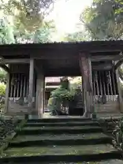 巖倉寺の山門