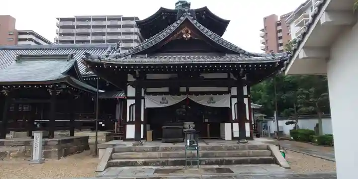 鶴満寺の本殿・本堂