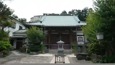 自性院の本殿・本堂