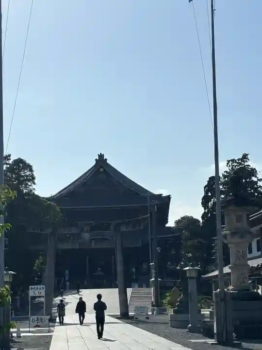 豊川閣 妙厳寺の{uncategorized: "未分類", other: "その他", undefined: "問題あり", building: "その他建物", grave: "お墓", sacred_gate: "鳥居", guardian: "狛犬", statue: "像", buddha: "仏像", history: "歴史", nature: "自然", garden: "庭園", animal: "動物", pagoda: "塔", temizu: "手水舎", mountain_gate: "山門・神門", sanctuary: "本殿・本堂", subordinate: "末社・摂社", art: "芸術", scenery: "景色", jizo: "地蔵", ema: "絵馬", goshuin: "御朱印", omikuji: "おみくじ", items: "授与品その他", amulet: "お守り", goshuincho: "御朱印帳", eats: "食事", festival: "お祭り", votive_dance: "神楽", shichigosan: "七五三参", wedding: "結婚式", experience: "体験その他", initially: "初詣", around: "周辺", anti_infection: "感染症対策"}