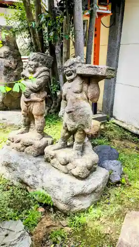 吉原神社の像