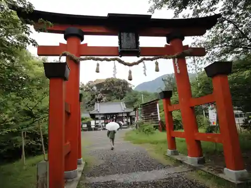 丹生官省符神社の鳥居