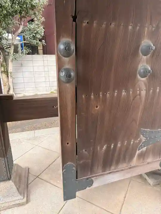 経王寺の{uncategorized: "未分類", other: "その他", undefined: "問題あり", building: "その他建物", grave: "お墓", sacred_gate: "鳥居", guardian: "狛犬", statue: "像", buddha: "仏像", history: "歴史", nature: "自然", garden: "庭園", animal: "動物", pagoda: "塔", temizu: "手水舎", mountain_gate: "山門・神門", sanctuary: "本殿・本堂", subordinate: "末社・摂社", art: "芸術", scenery: "景色", jizo: "地蔵", ema: "絵馬", goshuin: "御朱印", omikuji: "おみくじ", items: "授与品その他", amulet: "お守り", goshuincho: "御朱印帳", eats: "食事", festival: "お祭り", votive_dance: "神楽", shichigosan: "七五三参", wedding: "結婚式", experience: "体験その他", initially: "初詣", around: "周辺", anti_infection: "感染症対策"}