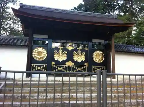 醍醐寺の山門・神門