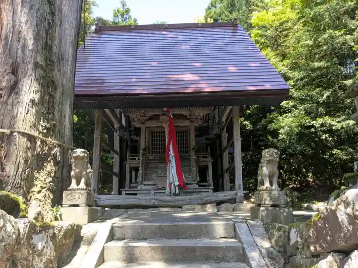 八幡神社の{uncategorized: "未分類", other: "その他", undefined: "問題あり", building: "その他建物", grave: "お墓", sacred_gate: "鳥居", guardian: "狛犬", statue: "像", buddha: "仏像", history: "歴史", nature: "自然", garden: "庭園", animal: "動物", pagoda: "塔", temizu: "手水舎", mountain_gate: "山門・神門", sanctuary: "本殿・本堂", subordinate: "末社・摂社", art: "芸術", scenery: "景色", jizo: "地蔵", ema: "絵馬", goshuin: "御朱印", omikuji: "おみくじ", items: "授与品その他", amulet: "お守り", goshuincho: "御朱印帳", eats: "食事", festival: "お祭り", votive_dance: "神楽", shichigosan: "七五三参", wedding: "結婚式", experience: "体験その他", initially: "初詣", around: "周辺", anti_infection: "感染症対策"}