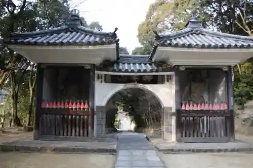 満願寺の山門