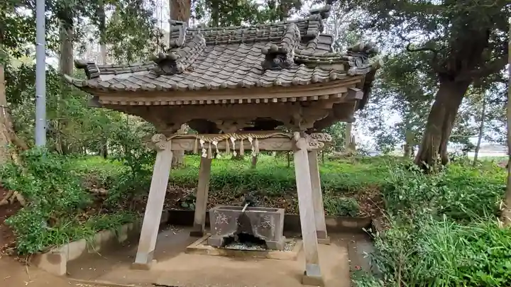 雷神社の手水舎