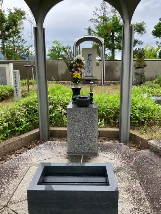 恵信尼公廟所(新潟県)