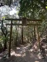 岩戸神社の{uncategorized: "未分類", other: "その他", undefined: "問題あり", building: "その他建物", grave: "お墓", sacred_gate: "鳥居", guardian: "狛犬", statue: "像", buddha: "仏像", history: "歴史", nature: "自然", garden: "庭園", animal: "動物", pagoda: "塔", temizu: "手水舎", mountain_gate: "山門・神門", sanctuary: "本殿・本堂", subordinate: "末社・摂社", art: "芸術", scenery: "景色", jizo: "地蔵", ema: "絵馬", goshuin: "御朱印", omikuji: "おみくじ", items: "授与品その他", amulet: "お守り", goshuincho: "御朱印帳", eats: "食事", festival: "お祭り", votive_dance: "神楽", shichigosan: "七五三参", wedding: "結婚式", experience: "体験その他", initially: "初詣", around: "周辺", anti_infection: "感染症対策"}