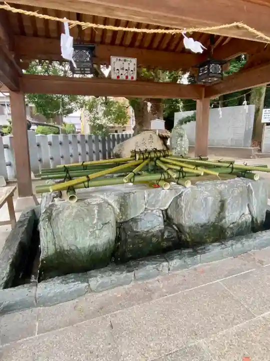 伊豫豆比古命神社の手水舎