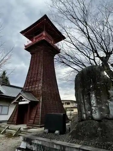 谷地八幡宮の{uncategorized: "未分類", other: "その他", undefined: "問題あり", building: "その他建物", grave: "お墓", sacred_gate: "鳥居", guardian: "狛犬", statue: "像", buddha: "仏像", history: "歴史", nature: "自然", garden: "庭園", animal: "動物", pagoda: "塔", temizu: "手水舎", mountain_gate: "山門・神門", sanctuary: "本殿・本堂", subordinate: "末社・摂社", art: "芸術", scenery: "景色", jizo: "地蔵", ema: "絵馬", goshuin: "御朱印", omikuji: "おみくじ", items: "授与品その他", amulet: "お守り", goshuincho: "御朱印帳", eats: "食事", festival: "お祭り", votive_dance: "神楽", shichigosan: "七五三参", wedding: "結婚式", experience: "体験その他", initially: "初詣", around: "周辺", anti_infection: "感染症対策"}