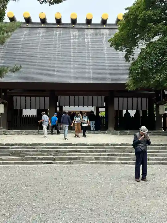 熱田神宮の{uncategorized: "未分類", other: "その他", undefined: "問題あり", building: "その他建物", grave: "お墓", sacred_gate: "鳥居", guardian: "狛犬", statue: "像", buddha: "仏像", history: "歴史", nature: "自然", garden: "庭園", animal: "動物", pagoda: "塔", temizu: "手水舎", mountain_gate: "山門・神門", sanctuary: "本殿・本堂", subordinate: "末社・摂社", art: "芸術", scenery: "景色", jizo: "地蔵", ema: "絵馬", goshuin: "御朱印", omikuji: "おみくじ", items: "授与品その他", amulet: "お守り", goshuincho: "御朱印帳", eats: "食事", festival: "お祭り", votive_dance: "神楽", shichigosan: "七五三参", wedding: "結婚式", experience: "体験その他", initially: "初詣", around: "周辺", anti_infection: "感染症対策"}