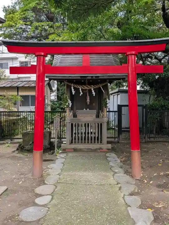 八幡橋八幡神社の{uncategorized: "未分類", other: "その他", undefined: "問題あり", building: "その他建物", grave: "お墓", sacred_gate: "鳥居", guardian: "狛犬", statue: "像", buddha: "仏像", history: "歴史", nature: "自然", garden: "庭園", animal: "動物", pagoda: "塔", temizu: "手水舎", mountain_gate: "山門・神門", sanctuary: "本殿・本堂", subordinate: "末社・摂社", art: "芸術", scenery: "景色", jizo: "地蔵", ema: "絵馬", goshuin: "御朱印", omikuji: "おみくじ", items: "授与品その他", amulet: "お守り", goshuincho: "御朱印帳", eats: "食事", festival: "お祭り", votive_dance: "神楽", shichigosan: "七五三参", wedding: "結婚式", experience: "体験その他", initially: "初詣", around: "周辺", anti_infection: "感染症対策"}