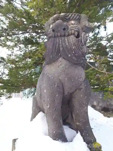 信濃神社の狛犬