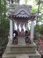 鎮守府八幡宮の末社