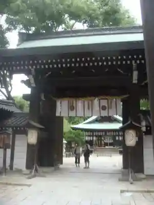 白峯神宮の山門・神門