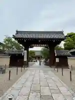 壬生寺の{uncategorized: "未分類", other: "その他", undefined: "問題あり", building: "その他建物", grave: "お墓", sacred_gate: "鳥居", guardian: "狛犬", statue: "像", buddha: "仏像", history: "歴史", nature: "自然", garden: "庭園", animal: "動物", pagoda: "塔", temizu: "手水舎", mountain_gate: "山門・神門", sanctuary: "本殿・本堂", subordinate: "末社・摂社", art: "芸術", scenery: "景色", jizo: "地蔵", ema: "絵馬", goshuin: "御朱印", omikuji: "おみくじ", items: "授与品その他", amulet: "お守り", goshuincho: "御朱印帳", eats: "食事", festival: "お祭り", votive_dance: "神楽", shichigosan: "七五三参", wedding: "結婚式", experience: "体験その他", initially: "初詣", around: "周辺", anti_infection: "感染症対策"}