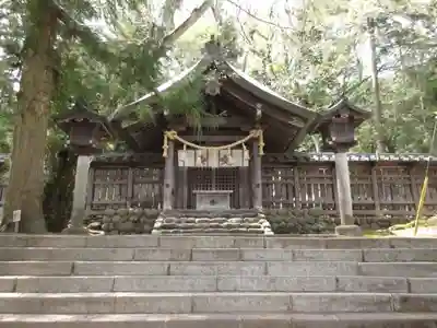 諏訪大社上社前宮の本殿・本堂