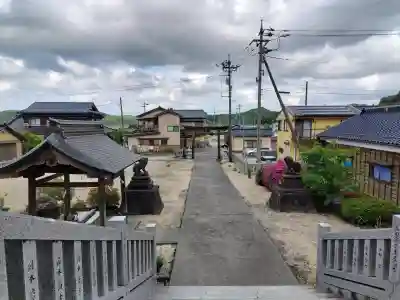 伊夜比咩神社の{uncategorized: "未分類", other: "その他", undefined: "問題あり", building: "その他建物", grave: "お墓", sacred_gate: "鳥居", guardian: "狛犬", statue: "像", buddha: "仏像", history: "歴史", nature: "自然", garden: "庭園", animal: "動物", pagoda: "塔", temizu: "手水舎", mountain_gate: "山門・神門", sanctuary: "本殿・本堂", subordinate: "末社・摂社", art: "芸術", scenery: "景色", jizo: "地蔵", ema: "絵馬", goshuin: "御朱印", omikuji: "おみくじ", items: "授与品その他", amulet: "お守り", goshuincho: "御朱印帳", eats: "食事", festival: "お祭り", votive_dance: "神楽", shichigosan: "七五三参", wedding: "結婚式", experience: "体験その他", initially: "初詣", around: "周辺", anti_infection: "感染症対策"}