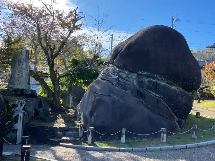 女夫岩神社(岐阜県)